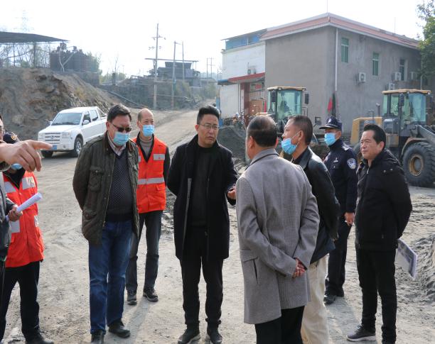 凉山州委政法委副书记,州护路办主任彭康调研督导重点